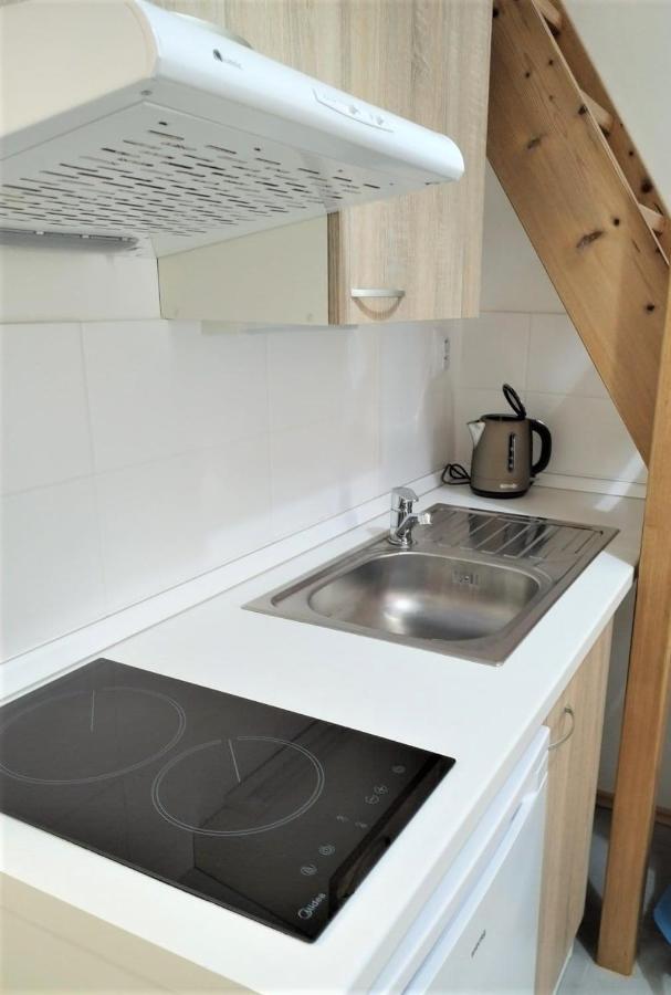 Side Street Apartments Prague Exterior photo
