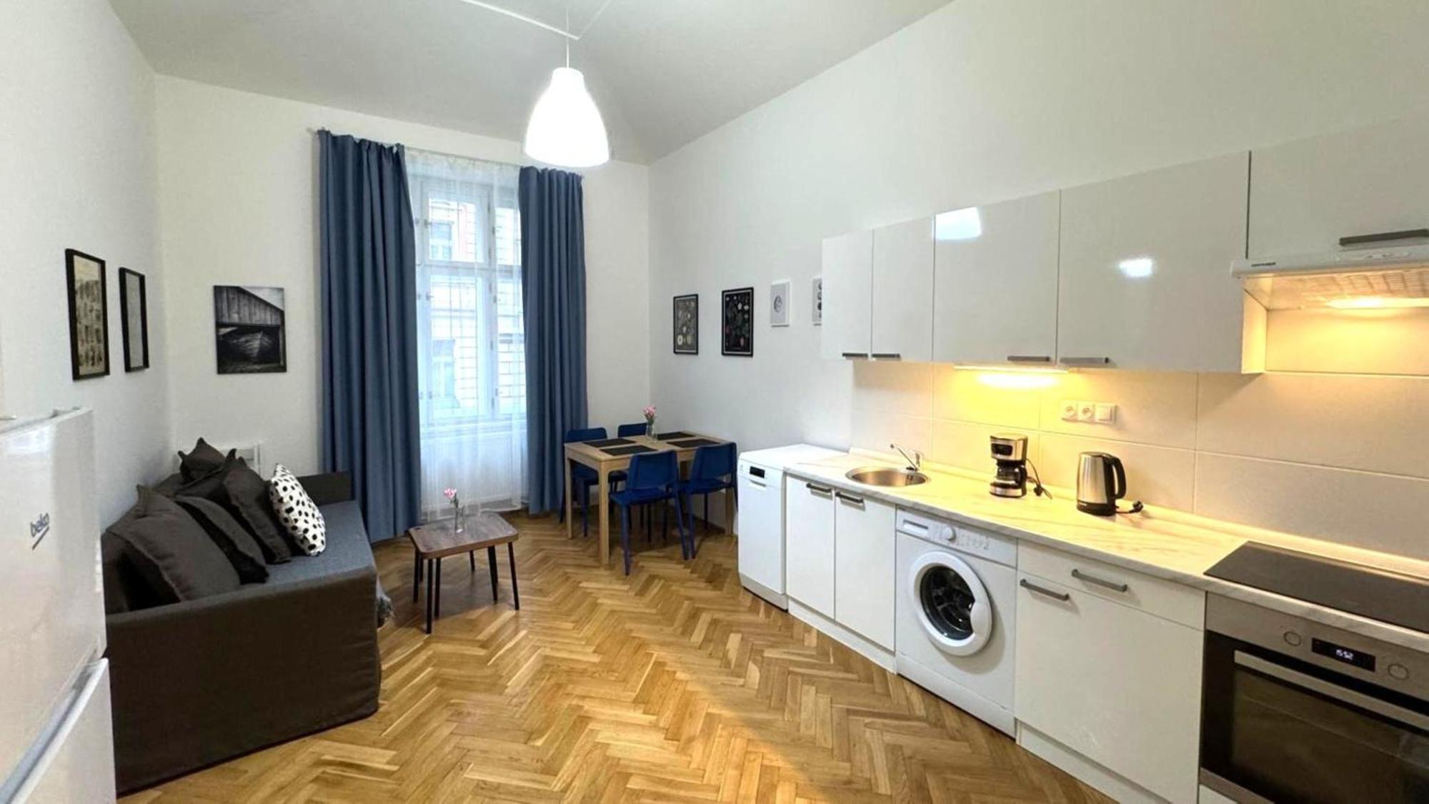 Side Street Apartments Prague Exterior photo