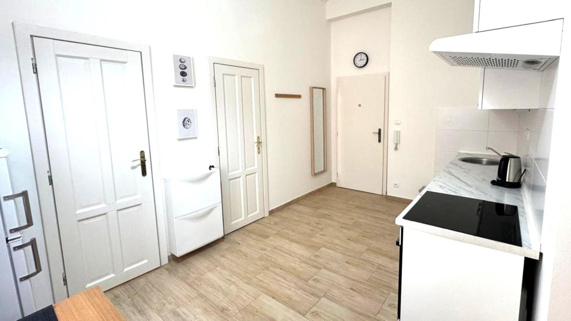 Side Street Apartments Prague Exterior photo